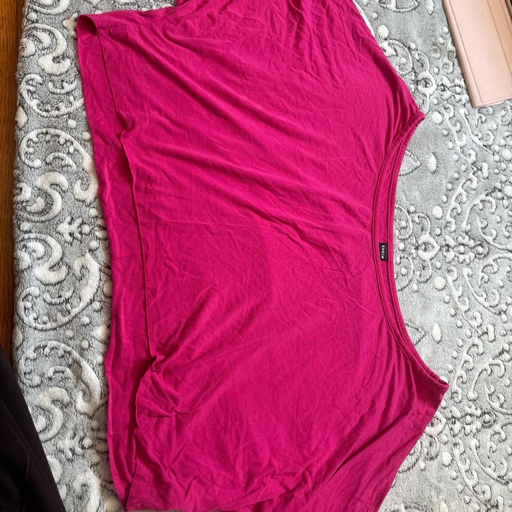 SHEIN Magenta Crop Top